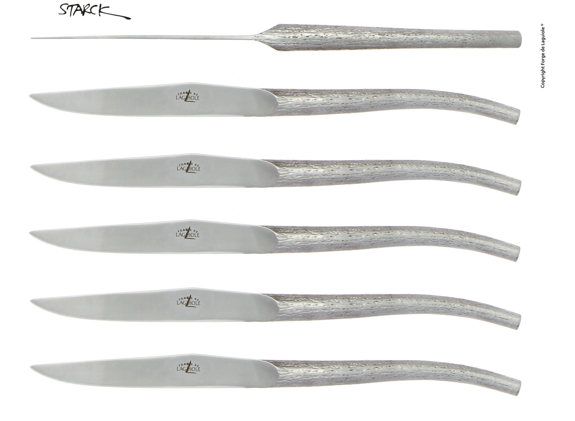 Sechs Laguiole Steakmesser von Starck mit gebogenen, strukturierten Edelstahlgriffen, nebeneinander angeordnet. Perfekt für den stilvollen Esstisch.