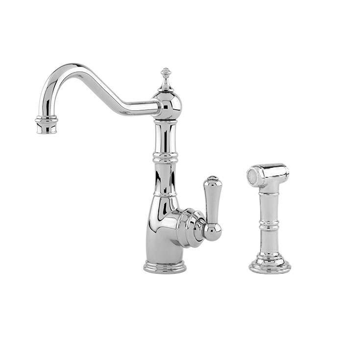 Hochglanz verchromte Küchenarmatur mit geschwungenem Auslauf und passender Handbrause, im klassischen Design
