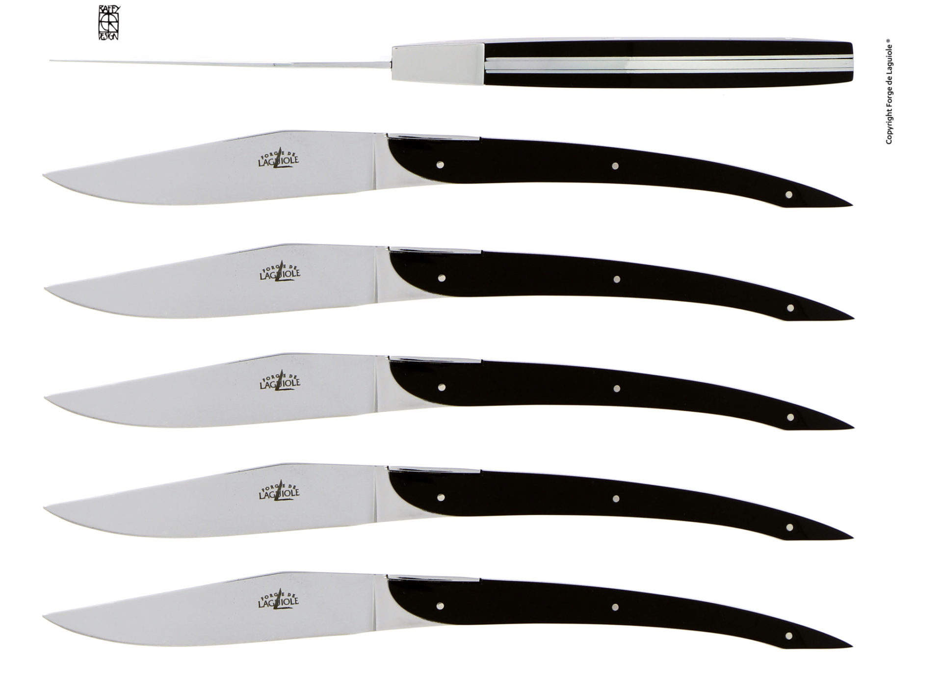Sechs edle Laguiole Steakmesser mit schwarzen Griffen und Edelstahlklingen, nebeneinander angeordnet