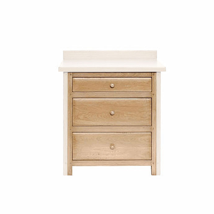 Holz-Kommode mit drei Schubladen und weißer Ablagefläche, ideal für die Aufbewahrung im Wohn- oder Schlafzimmer