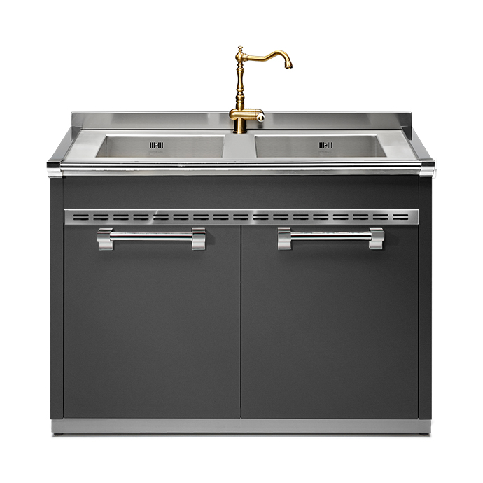 Küchenspüle mit zwei Edelstahlbecken, goldener Wasserhahn und Unterschrank in Grau