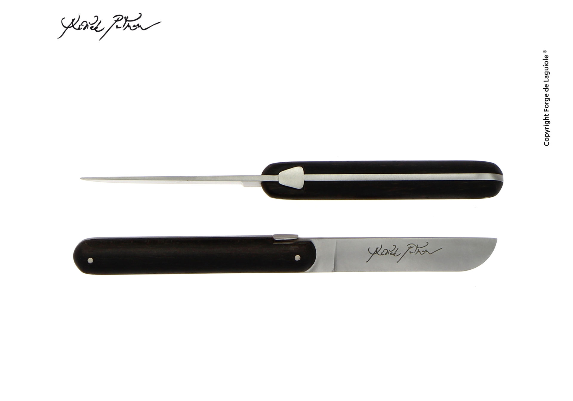 Laguiole Taschenmesser mit schwarzem Griff und Gravur auf der Edelstahlklinge, seitlich und von oben abgebildet