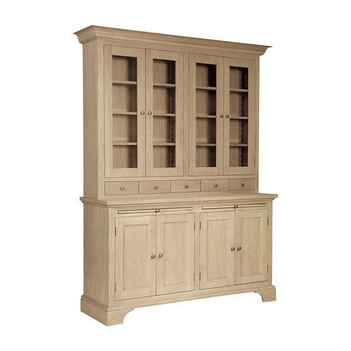 Buffetschrank aus hellem Massivholz mit vier Glastüren oben, vier Holztüren unten und vier Schubladen in klassischem Design