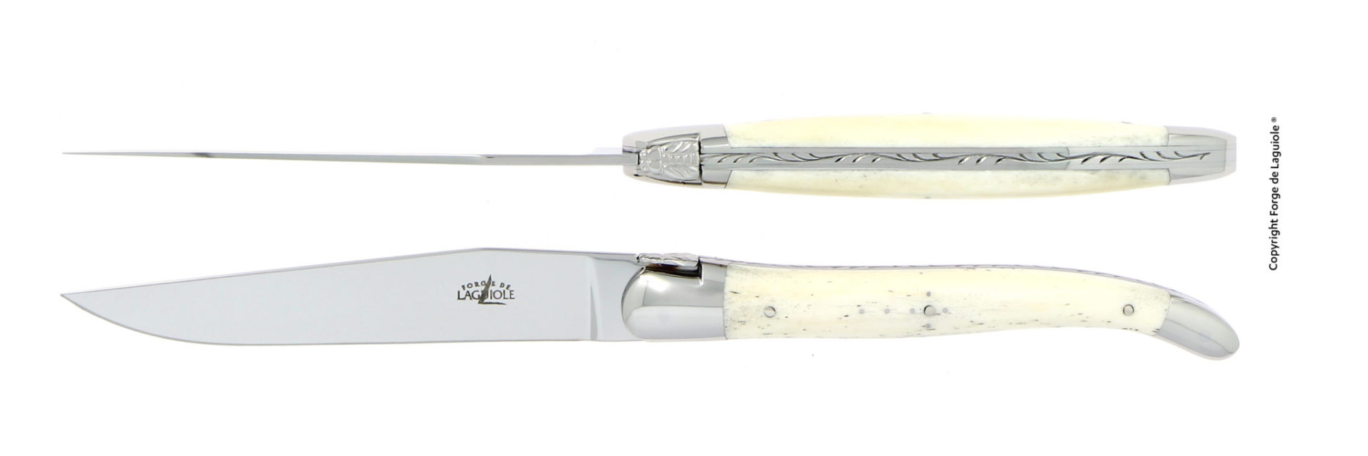 Elegantes Laguiole Taschenmesser mit polierter Klinge und Griff aus hellem Horn, kunstvoll graviert