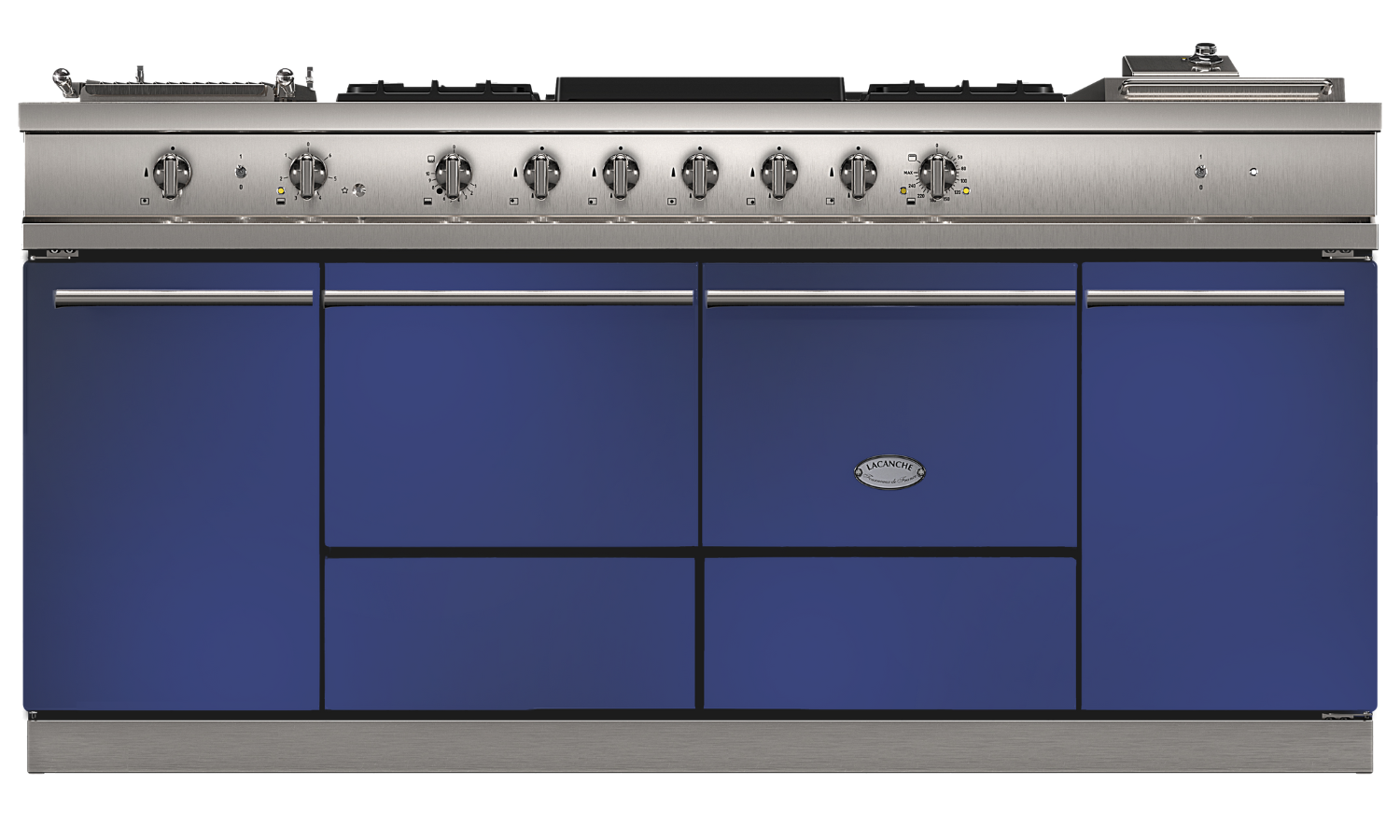 Blauer Lacanche Herd mit Edelstahloberfläche, mehreren Backöfen und Kochfeldern, ideal für die moderne Luxusküche