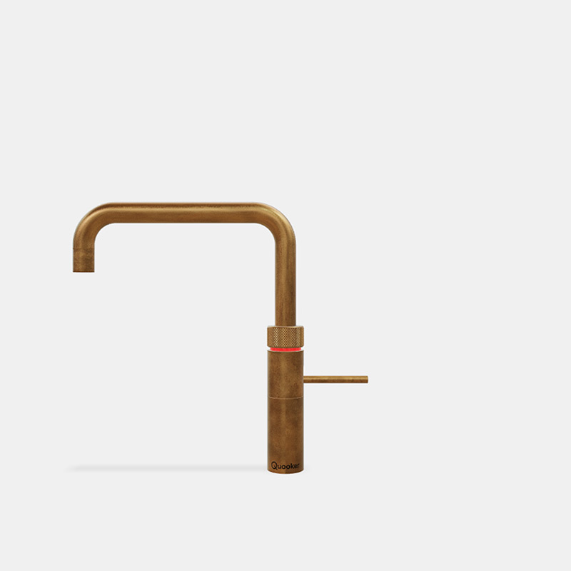 Moderne Küchenarmatur von Quooker aus Messing mit eckigem Auslauf für Heißwasser