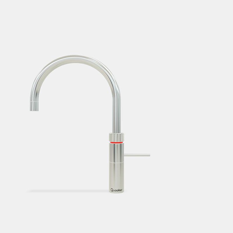 Moderner Quooker Edelstahl Wasserhahn mit hohem Auslauf und Kochendwasser-Funktion, freigestellt auf weißem Hintergrund