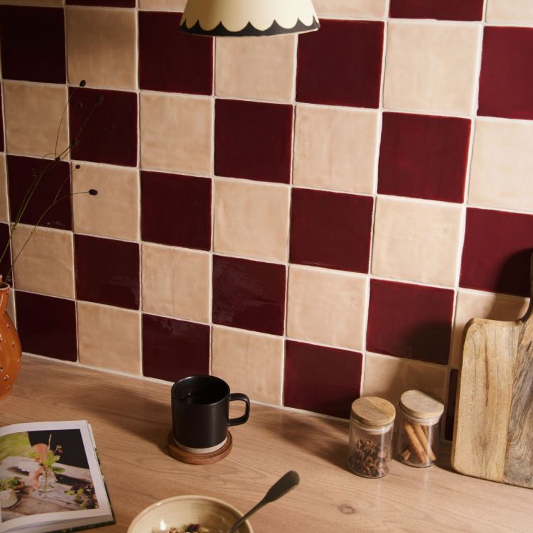 Cosmopolitan Blackberry Keramikfliesen – Residence Serie