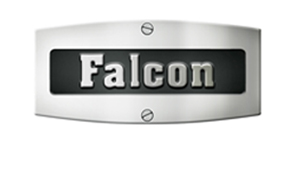Falcon Logo auf metallischer Plakette, typisches Markenschild für Küchengeräte