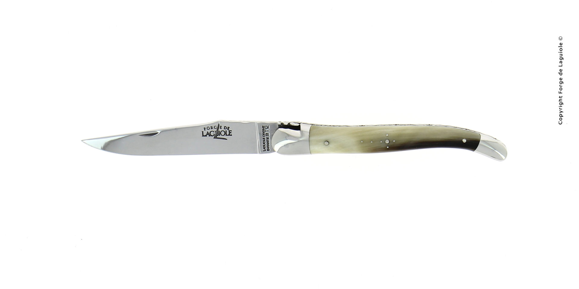 Elegantes Laguiole Taschenmesser mit glänzender Edelstahlklinge und Horngriff, hergestellt von Forge de Laguiole
