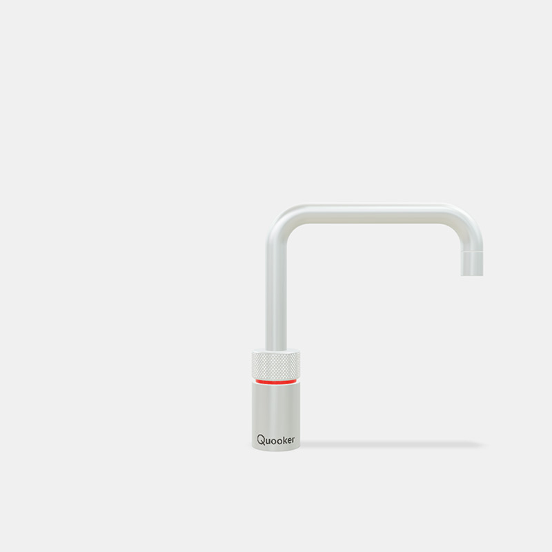 Abgebildet ist ein weißer Quooker Wasserhahn Cube mit eckigem Auslauf, geeignet für moderne Küchen.