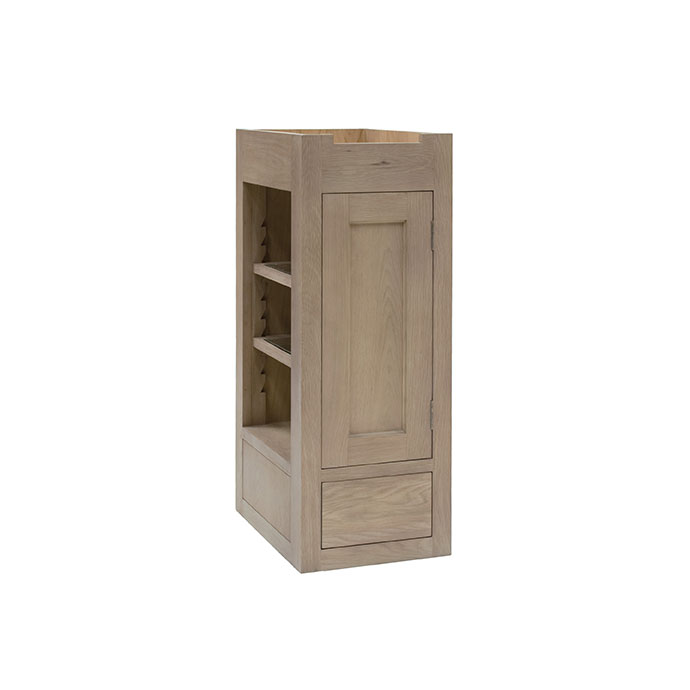 Unterschrank aus naturfarbener Eiche mit Regalfächern und Tür, ideal für Küche oder Bad