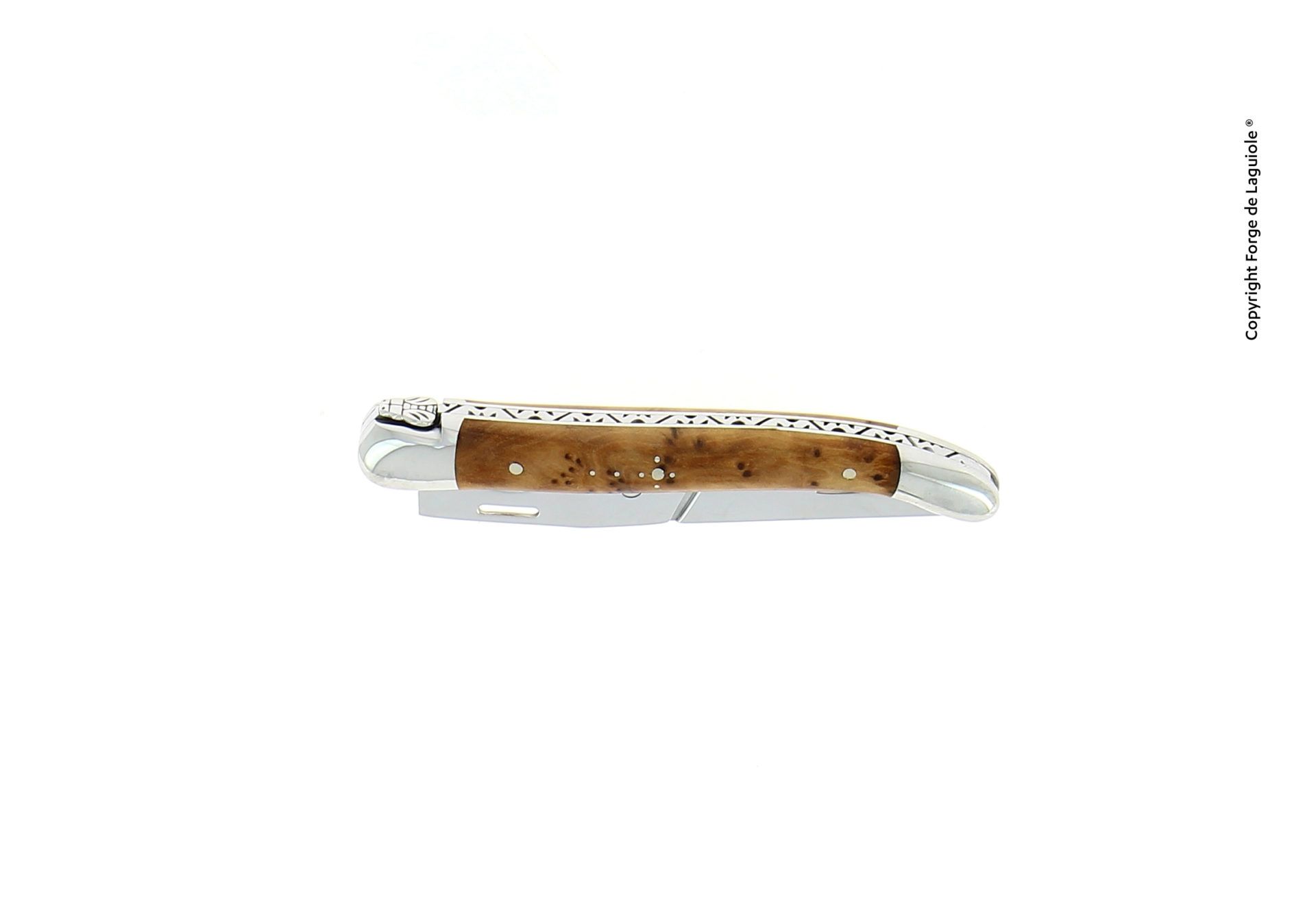 Elegantes Laguiole Taschenmesser mit poliertem Holzgriff und dekorativem Edelstahlrücken, teilweise geöffnete Klinge