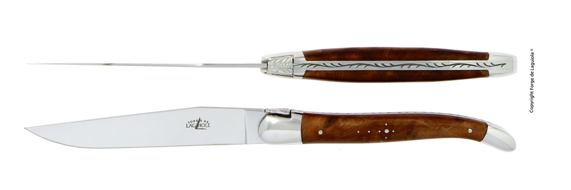 Edles Laguiole Steakmesser von Forge de Laguiole mit polierter Edelstahlklinge, Olivenholzgriff und charakteristischer Verzierung auf dem Rücken, seitlich und von oben abgebildet.