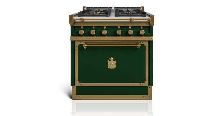 Eleganter grüner Standherd mit goldenen Knöpfen, Griffen und Details sowie fünf Gas-Kochfeldern