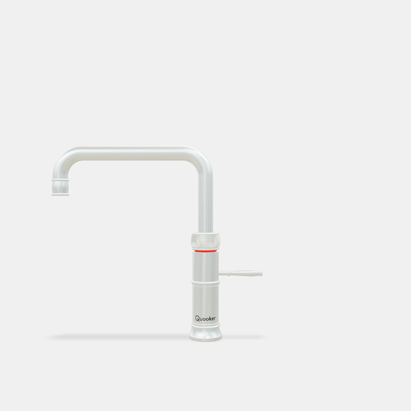 Weißer Quooker Wasserhahn mit gebogenem Auslauf und Einhandhebel, ideal für moderne Küchen