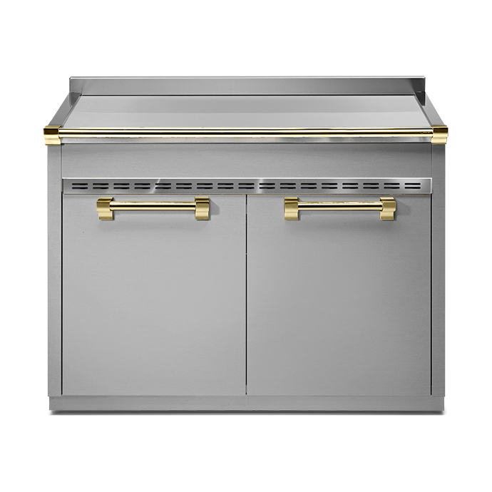 Moderner Unterschrank aus Edelstahl mit zwei Türen und goldfarbenen Griffen sowie Verzierungen, ideal für stilvolle Küchen